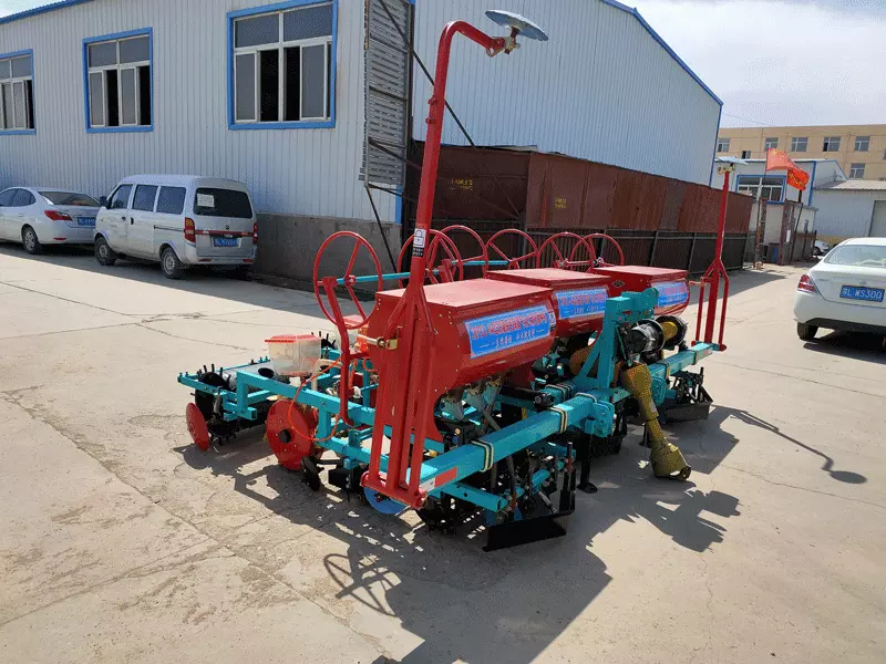 Dynamika trhu a budoucí trendy sklízecích strojů